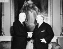Titre original&nbsp;:  Rt. Hon. W.L. Mackenzie King congratulating Rt. Hon. Louis St. Laurent on his appointment as Prime Minister of Canada, Rideau Hall. 