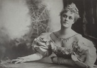 Titre original&nbsp;:  Caroline Miskel Hoyt 1895 | Broadway Photographs