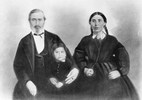 Titre original&nbsp;:  Alexander, Joe, and Natawista Culbertson photographed in 1863.
Montana Historical Society Photo Archives 941-818 