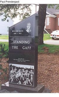 Titre original&nbsp;:  Monument to William Davis (1888-1925), a miner who was killed during the miners' strike of 1925. "Standing the Gaff"; erected by New Waterford Town Council, Labour Day, 1985. Date: 1998 Photographer: Paul Prendergast Credit: Beaton Institute, Cape Breton University Reference no.: Paul Prendergast #33 Beaton Institute, Cape Breton University 98-666-29453