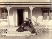Original title:  Elliott Galt with one of his sisters and a cousin outside "Coaldale," AB, about 1885
About 1885, 19th century
Silver salts on paper
20 x 25 cm
19738083000
This artefact belongs to : © Sir Alexander Galt Museum and Archives
Description