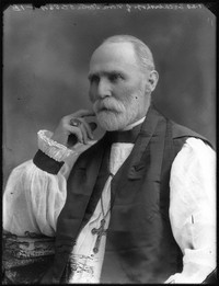 Original title:    Description English: Clarendon Lamb Worrell Date 14 July 1920 Source http://www.npg.org.uk/collections/search/largerimage.php?search=ss&firstRun=true&role=sit&sText=clare&page=3&LinkID=mp61089&rNo=0 Author Bassano

