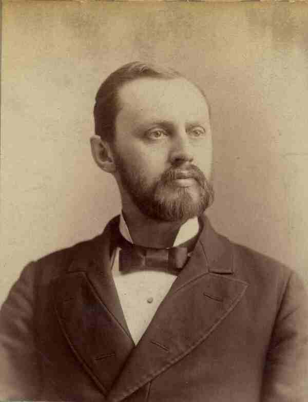 Original title:  Jules-Paul Tardivel, [vers 1880], Archives nationales à Québec, Fonds J. E. Livernois Ltée, (03Q,P560,S2,D1,P1775), Photographe non identifié.