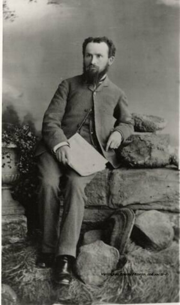 Titre original&nbsp;:  Dr. Abraham Groves holding newspaper, ca. 1870. (ph 9097) Source: Wellington County Museum and Archives. 